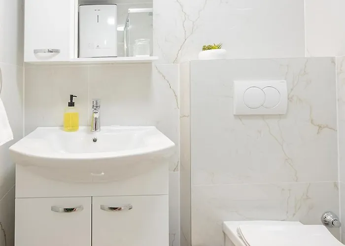 Yasmin & Viola * Zara